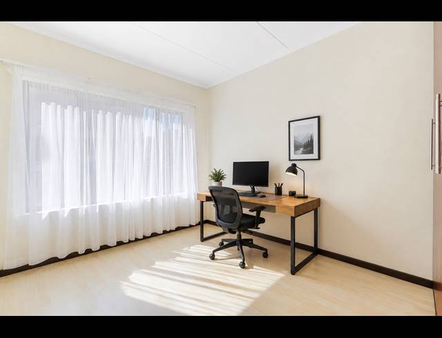 2 BEDROOM APARTMENT FOR SALE IN SUNNINGHILL